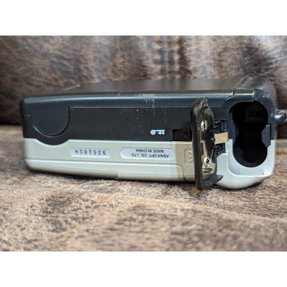 Pentax PC-33 35mm Camera Silver Black 30mm Lens Point & Shoot w Case Untested - Picture 5 of 5